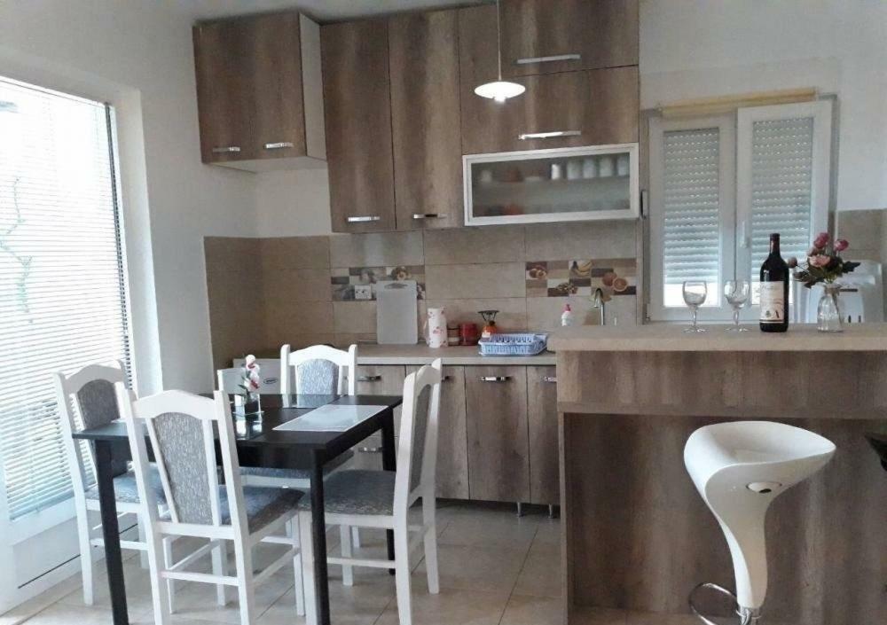 Apartment Iva Bijela Ngoại thất bức ảnh
